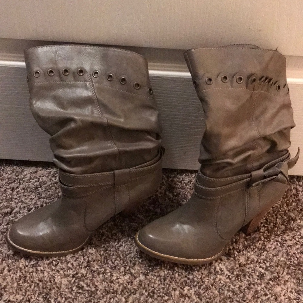 Heeled boots